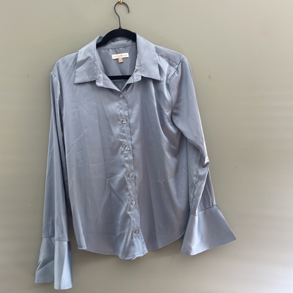 Backyard Roses Layla Blouse - Picture 2 of 4